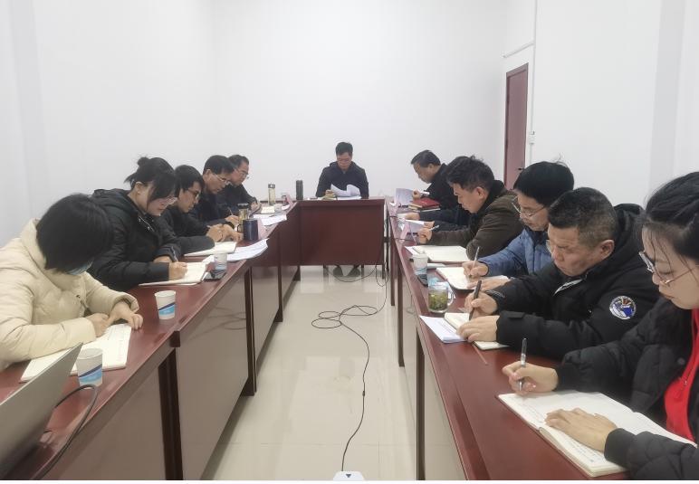 陜西銀礦黨委開展民主生活會(huì)會(huì)前集體學(xué)習(xí)
